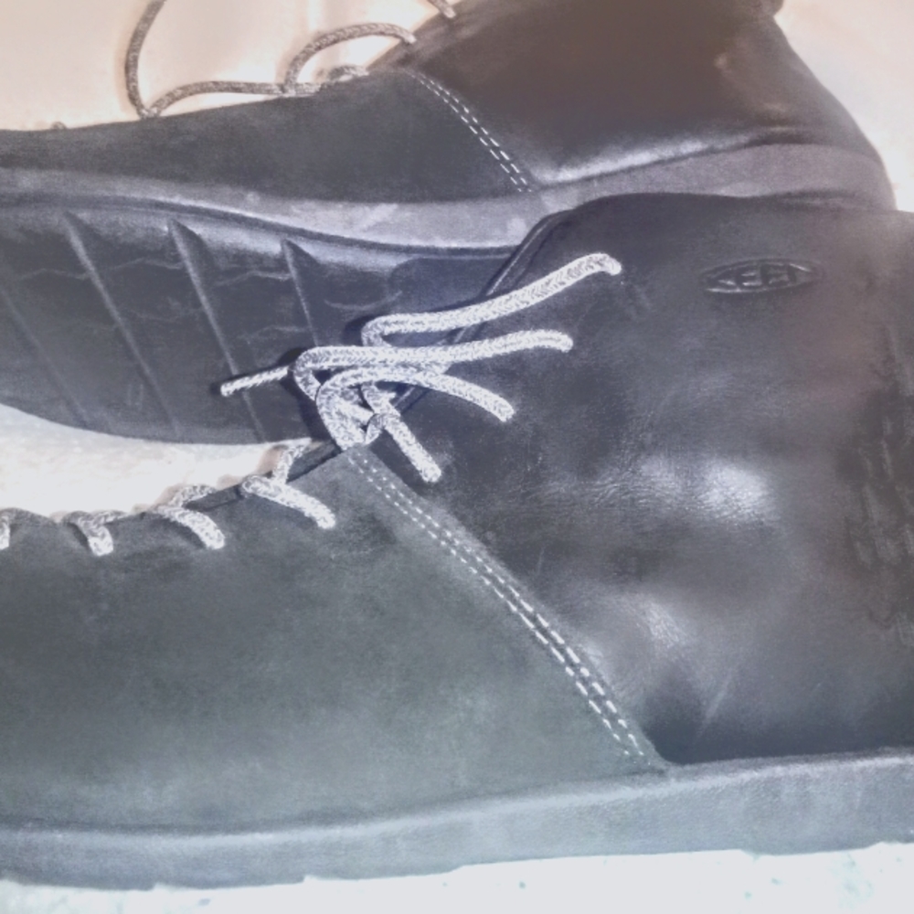 KEEN EAST SIDE BOOTIE WOMEN'S ANKLE BOOTS.